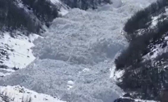 Şırnak’ta çığ düşme anları kamerada