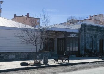 Kars’ta 'Aynalı Köşk' davası başladı