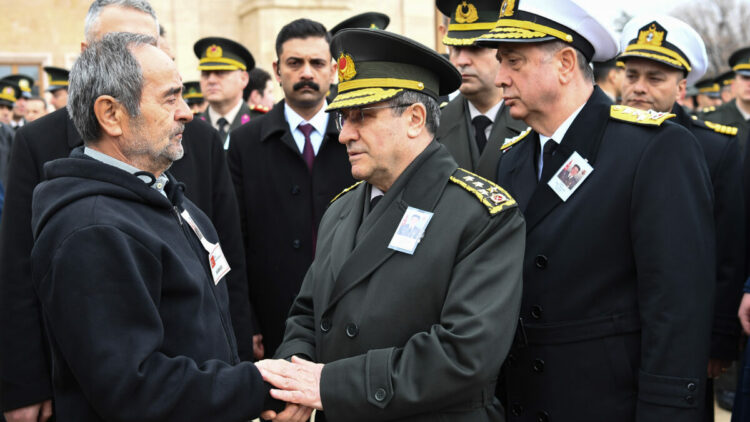 Genelkurmay Başkanı Bayraktaroğlu, şehit Taştekin'i uğurlama törenine katıldı