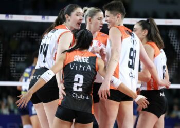 Eczacıbaşı Dynavit, Kupa Voley finalinde VakıfBank'ın rakibi oldu