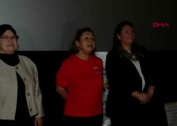 İzmir'de 'sevgi ilmekleri'