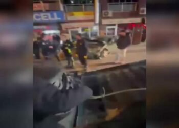 Karakoçan’da otomobiller çarpıştı: 1’i ağır 3 yaralı