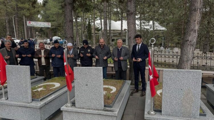 Şehit teğmen dualarla anıldı