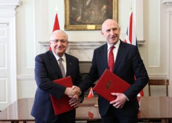 Milli Savunma Bakanı Güler, Birleşik Krallık Savunma Bakanı Healey ile bir araya geldi