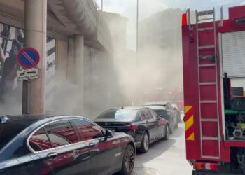 Üsküdar'da spor salonuında çıkan yangın söndürüldü