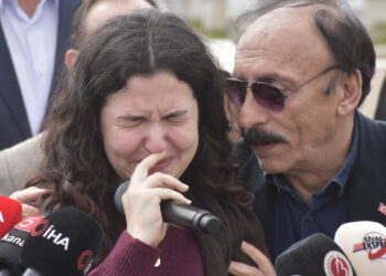 Düşen helikopterde Yazıcıoğlu ile birlikte hayatını kaybeden 4 kişi, mezarları başında anıldı