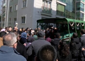 Pendik'te otopark tartışmasında öldürülen Hüseyin son yolculuğuna uğurlandı