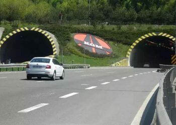 Bayram tatillinde Bolu Dağı Tüneli'nden 331 bin 321 araç geçti