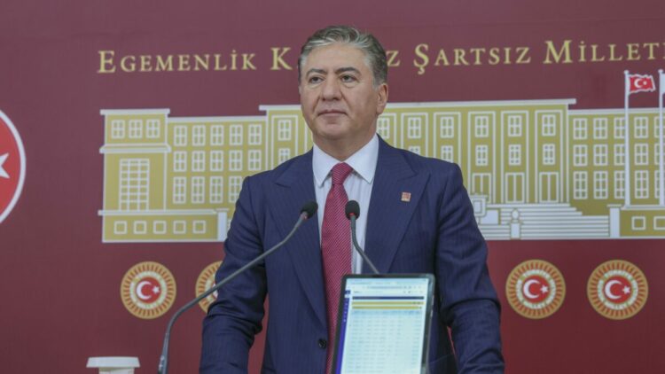 CHP'li Emir: Gazetecileri ayakaltından çekme operasyonlarına son verelim