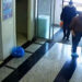 Sağlık merkezine çamurlu çizmelerini çıkarıp galoşla girdi; o anlar kamerada