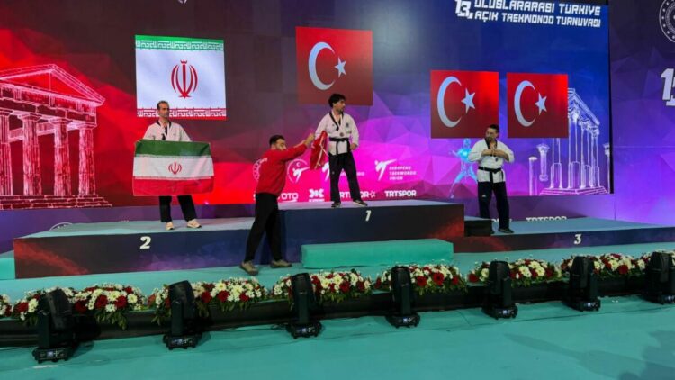 Bursalı milli tekvandocu Antalya'daki turnuvada poomsae kategorisinde şampiyon oldu