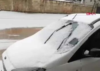 Hatay'da sağanak ve dolu nedeniyle yollar göre döndü