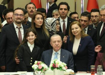 Dünya matematik şampiyonu Lina, Cumhurbaşkanı Erdoğan'dan 23 Nisan’da koltuğuna oturmayı istemiş