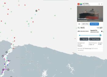 Karadeniz açıklarında vurulan Türk petrol tankeri telsizden yardım istedi