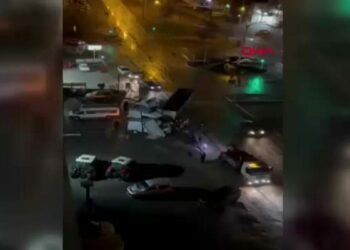 Mardin’de zincirleme kazada 3’ü sağlık personeli 4 yaralı