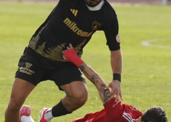 Muğlaspor zirveden uzaklaştı