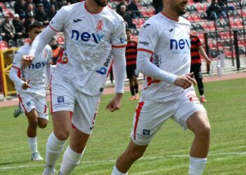 Balıkesirspor play-off kapısını araladı