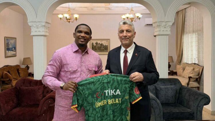 Bakan Bolat, Kamerun Futbol Federasyonu Başkanı Eto’o ile görüştü