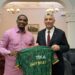 Bakan Bolat, Kamerun Futbol Federasyonu Başkanı Eto’o ile görüştü
