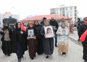 Evlat nöbetinin 119’uncu haftasında ailelerden ‘sessiz yürüyüş’