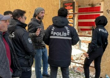 Avcılar’da yıkımı yapılan binanın 4'üncü katından düşerek hayatını kaybetti