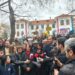 Ankara'da okul binasının devredilmesine tepki gösteren öğrenci ve velilerden basın açıklaması