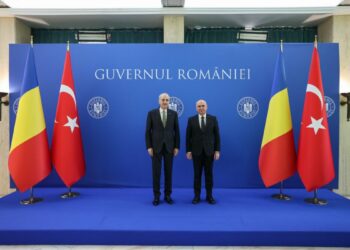 TBMM Başkanı Kurtulmuş, Bükreş'te Romanya Başbakanı Bolojan ile görüştü
