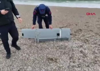 Sakarya'da deniz kıyısında insansız hava aracı parçaları bulundu