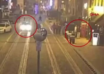 İzmit'te eğlence mekanına silahlı saldırı; 3 ölü, 2 yaralı: olay anı kamerada