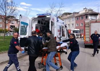 Evinde çıkan yangında bayılıp mahsur kaldı; itfaiyeciler kurtardı