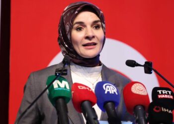 Bakan Göktaş: İnsan, dünyayı önce aile içinde tanır