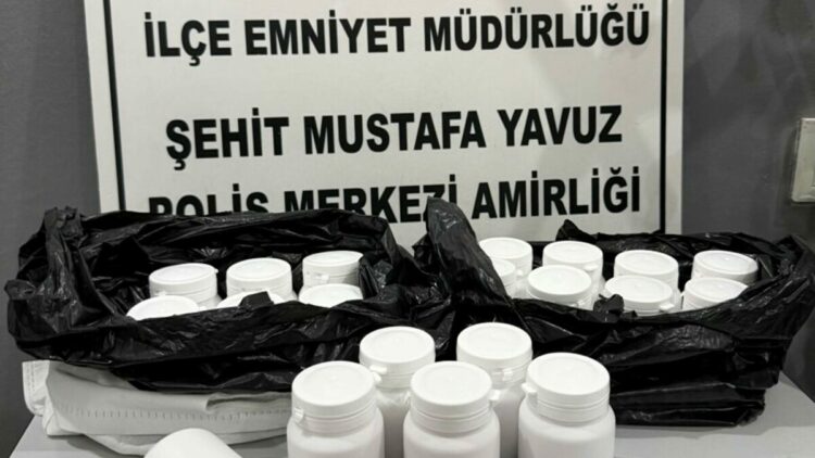 İzmir'de 1085 adet ecza hap ele geçirildi; 2 tutuklama
