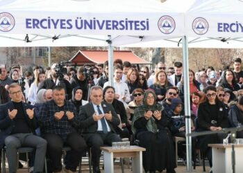 Kazada ölen tıp öğrencisi Yaren için üniversitede anma töreni
