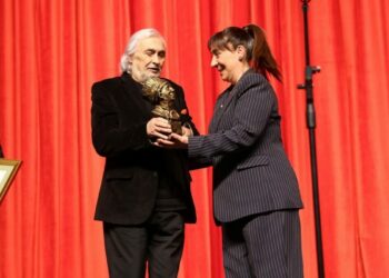 Dünya Tiyatro Günü’nde İsmail Dümbüllü geleneği Ataşehir’de yaşatıldı