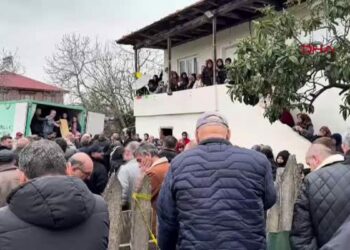 Eğlence mekanına silahlı saldırıda ölen emekli polis toprağa verildi