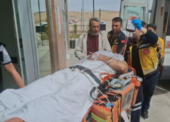 Boşanma aşamasındaki eşini bıçaklayıp, intihar girişiminde bulundu
