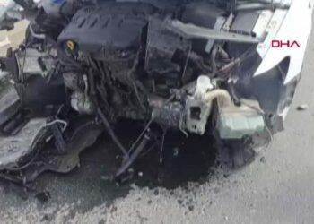 Mardin’de kamyon ile çarpışan otomobilin sürücüsü yaralandı