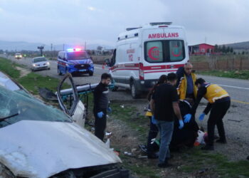 Batman’da otomobil yol kenarına yuvarlandı: 5 yaralı