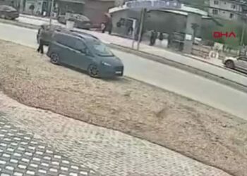 Hatay'da TIR'ın refüje çıktığı anlar kamerada