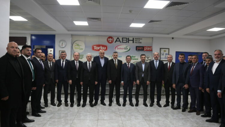 Bakan Çiftçi, Çumra Şeker Fabrikası'nı ziyaret etti