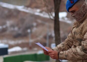 Samsunlu öğrencilerin yazdığı duygu dolu mektuplar Mehmetçiğe moral oldu