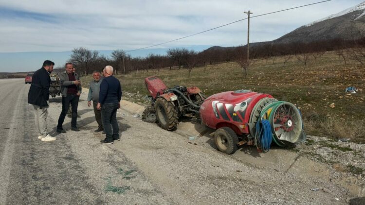 Malatya’da traktör devrildi: 2 yaralı