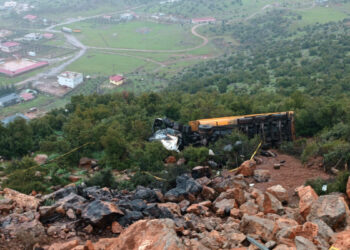 Gaziantep’te uçuruma devrilen TIR’ın şoförü öldü