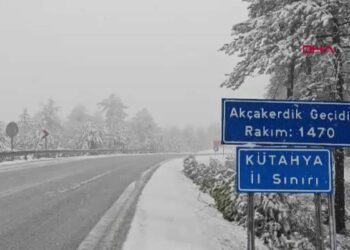 Demirci'de yüksek kesimlerde kar yağışı etkili oluyor