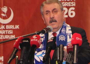 Destici: Türkiye, emperyal ajandanın veya haksız bir işgal stratejisinin 'cephe ülkesi' olmamalı