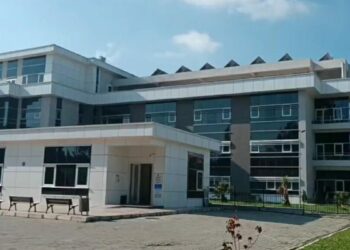 İzmir'de kayalıkların arasında bebek cesedi bulundu