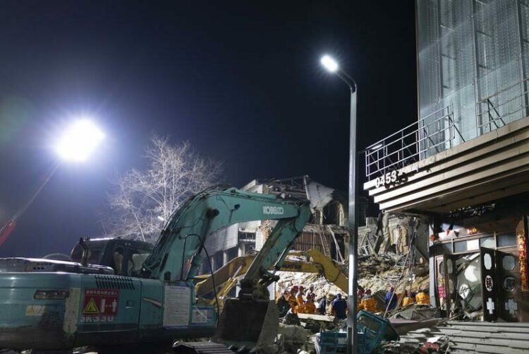 Çin'in Heilongjiang eyaletinde bina çöktü: 7 ölü