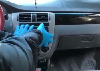 Uyuşturucuyu teybin arka bölümüne gizlemişler; 3 gözaltı