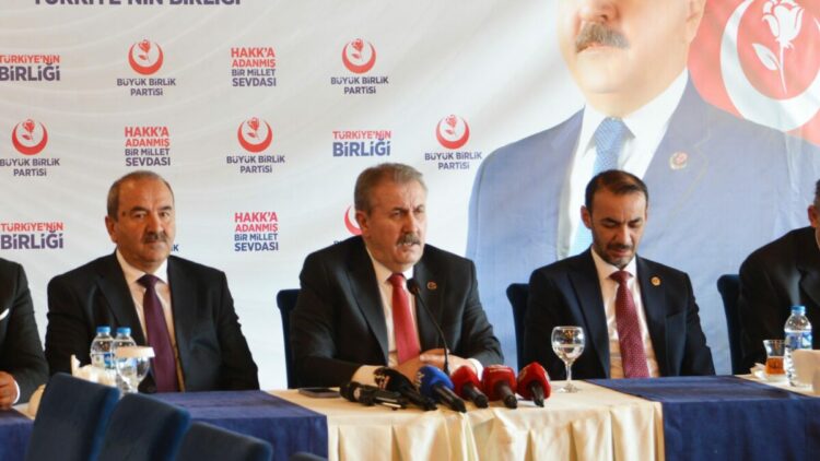 Destici: PKK tüm unsurlarıyla silah bırakmadan anayasal adım atılmamalı
