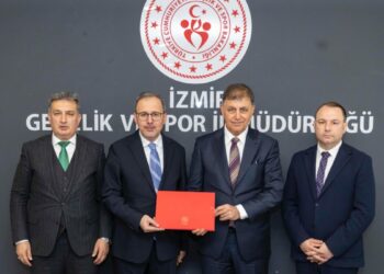 İzmir'de Karşıyaka Stadı'nın inşaatı için protokol imzalandı